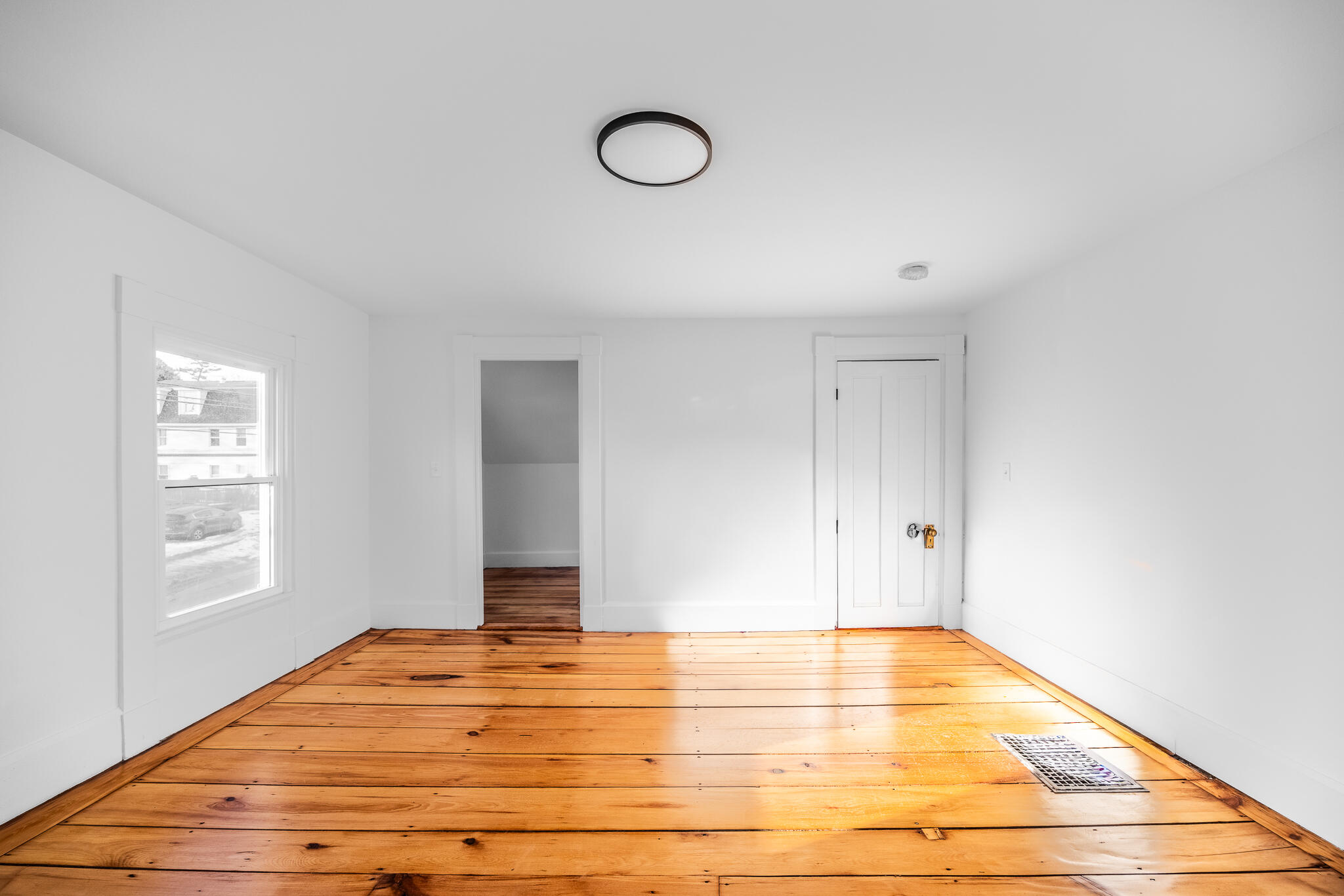 229 Center Street Bangor, ME 04401 - Photo 34 of 36 Room 5-2