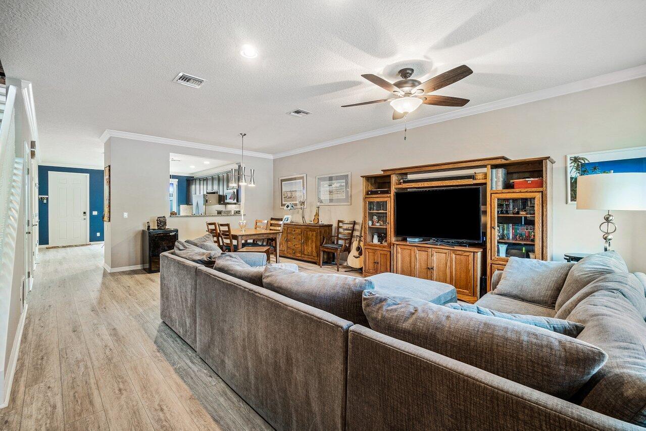 1192 Turnbridge Drive Jupiter, FL 33458 - Photo 6 of 25 Living Room