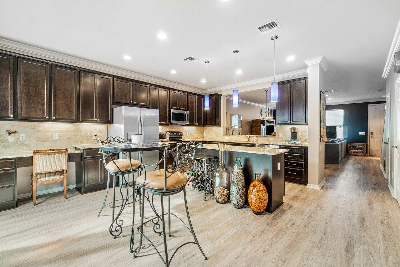 1192 Turnbridge Drive Jupiter, FL 33458 - Photo 10 of 25 Kitchen