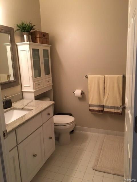 16842 Country Ridge Lane Macomb, MI 48044 - Photo 18 of 21 Gallery Image 18