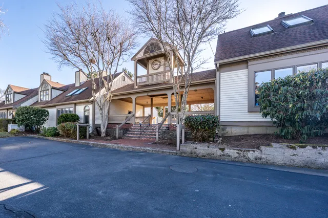 $599,900 | 39 Blossom Avenue, Unit 4, Osterville, MA 02655