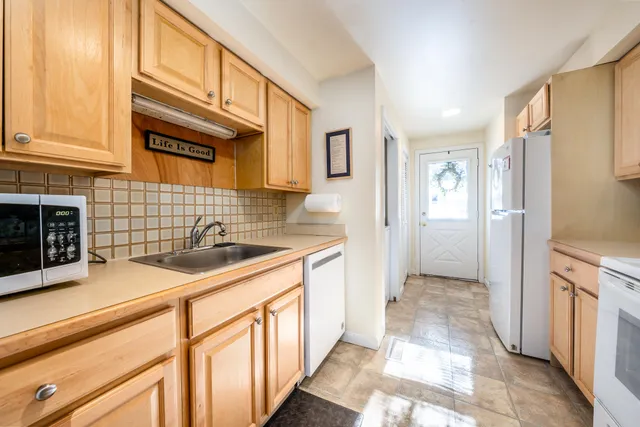 $599,900 | 39 Blossom Avenue, Unit 4, Osterville, MA 02655