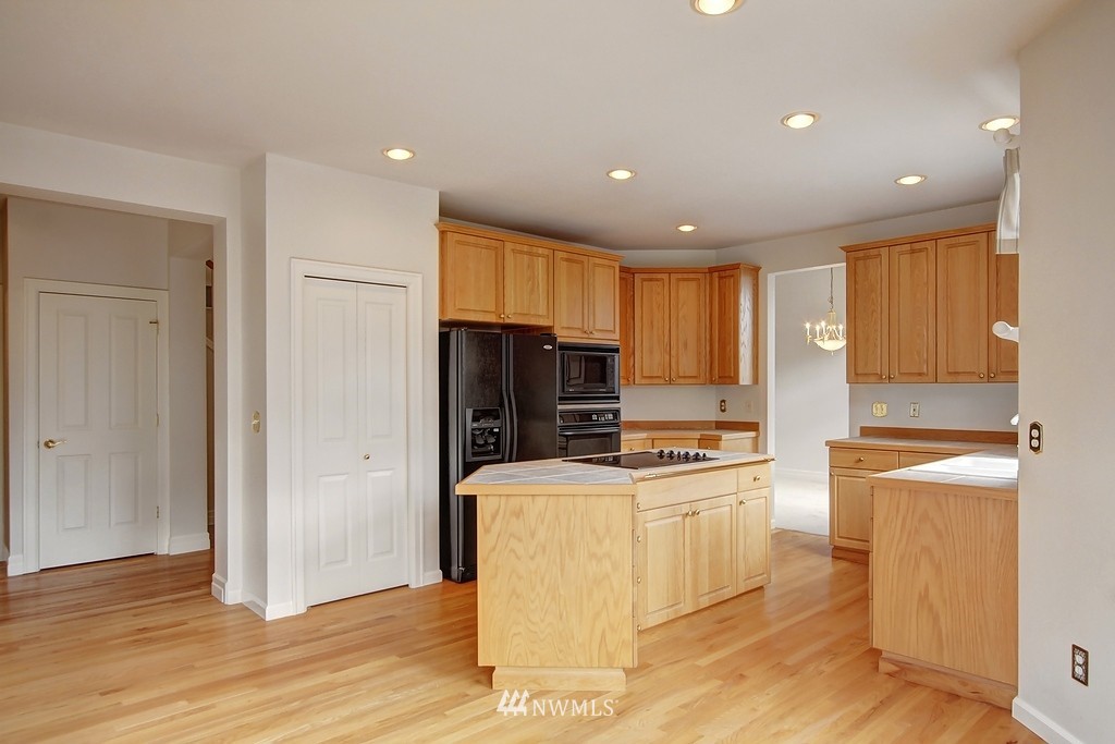 3406 174th Place Southeast Bothell, WA 98012 - Photo 8 of 25