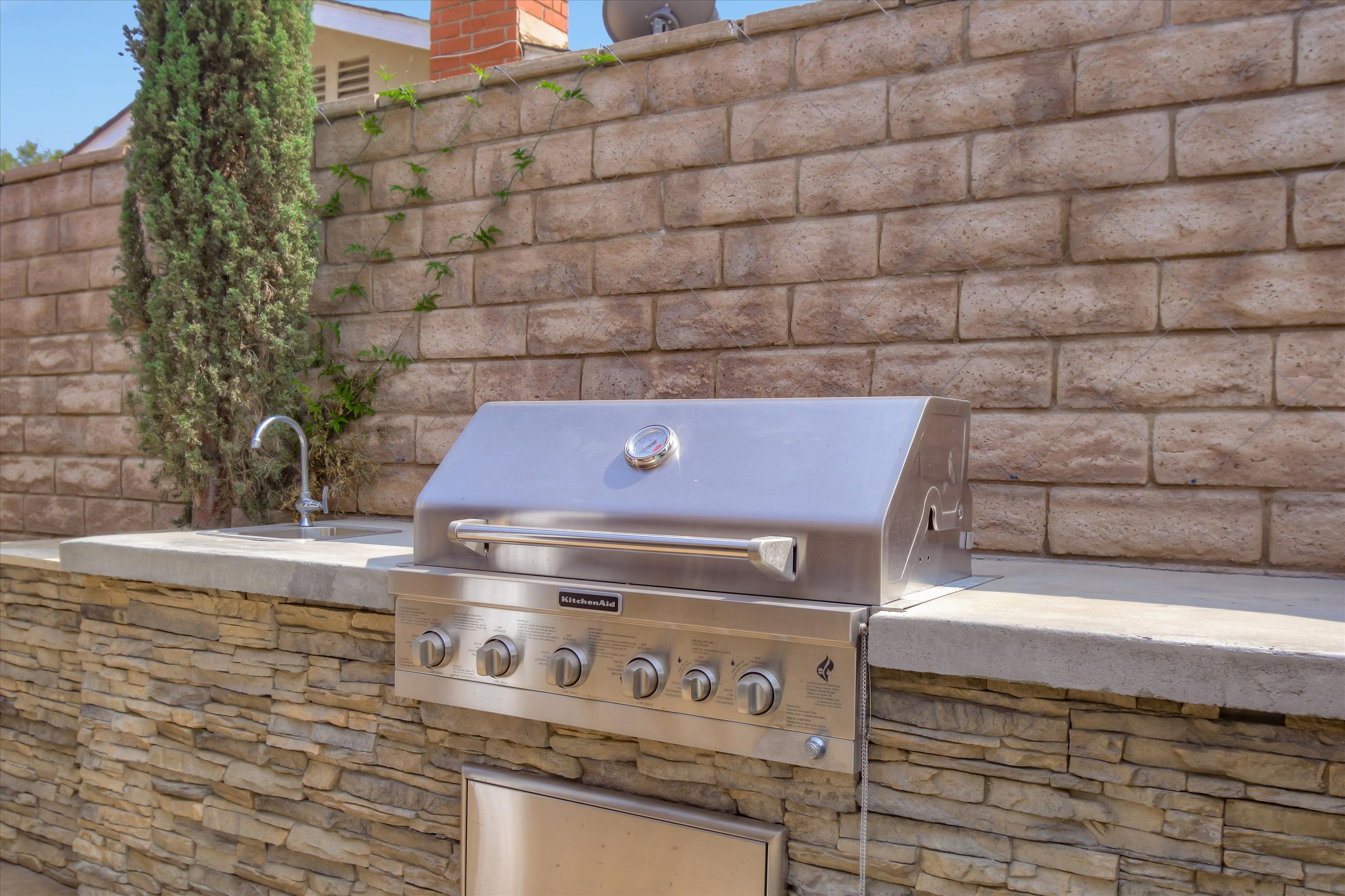 26078 Adamor Road Calabasas, CA 91302 - Photo 13 of 43 BBQ
