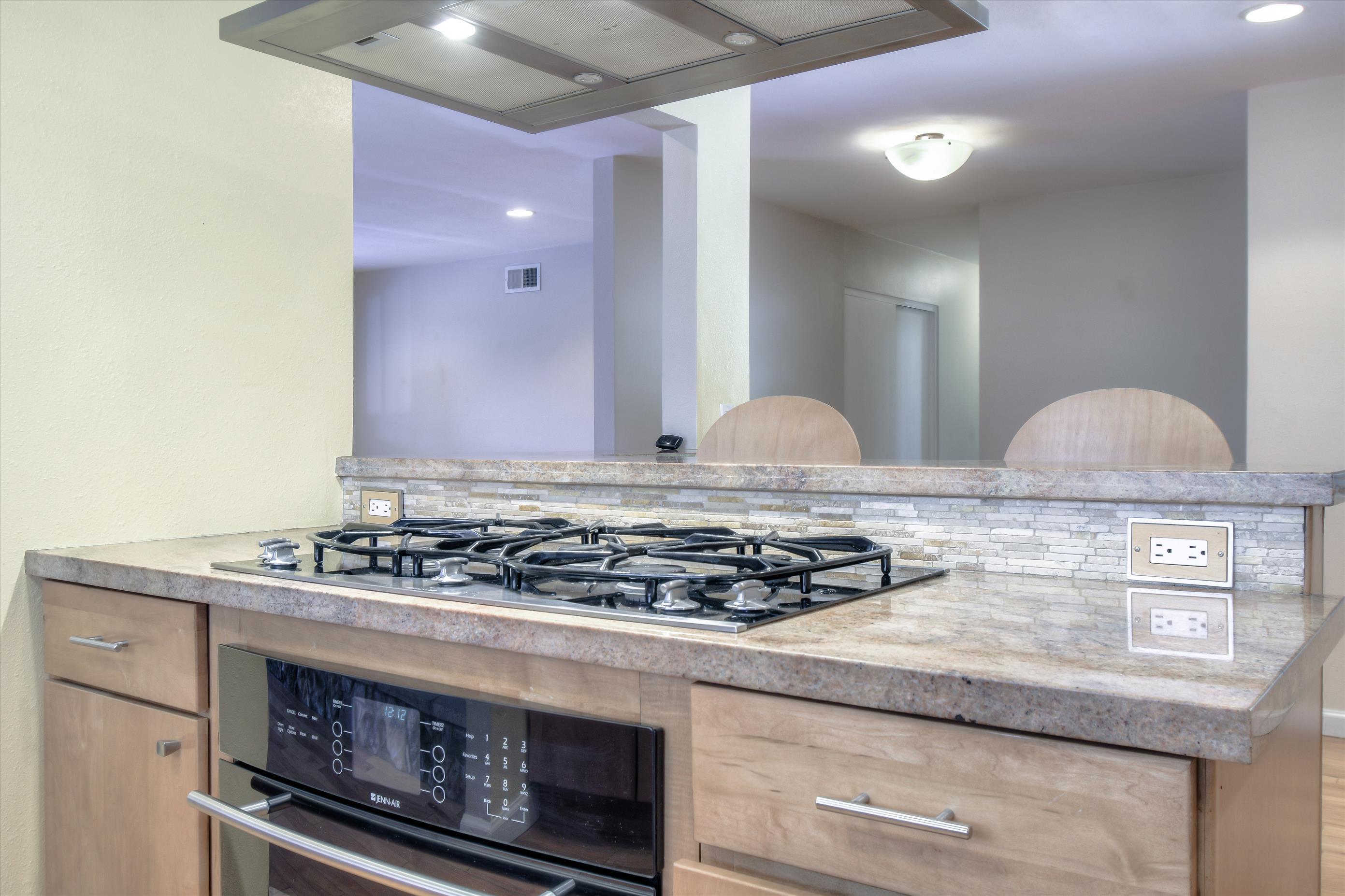 26078 Adamor Road Calabasas, CA 91302 - Photo 15 of 43 Kitchen2