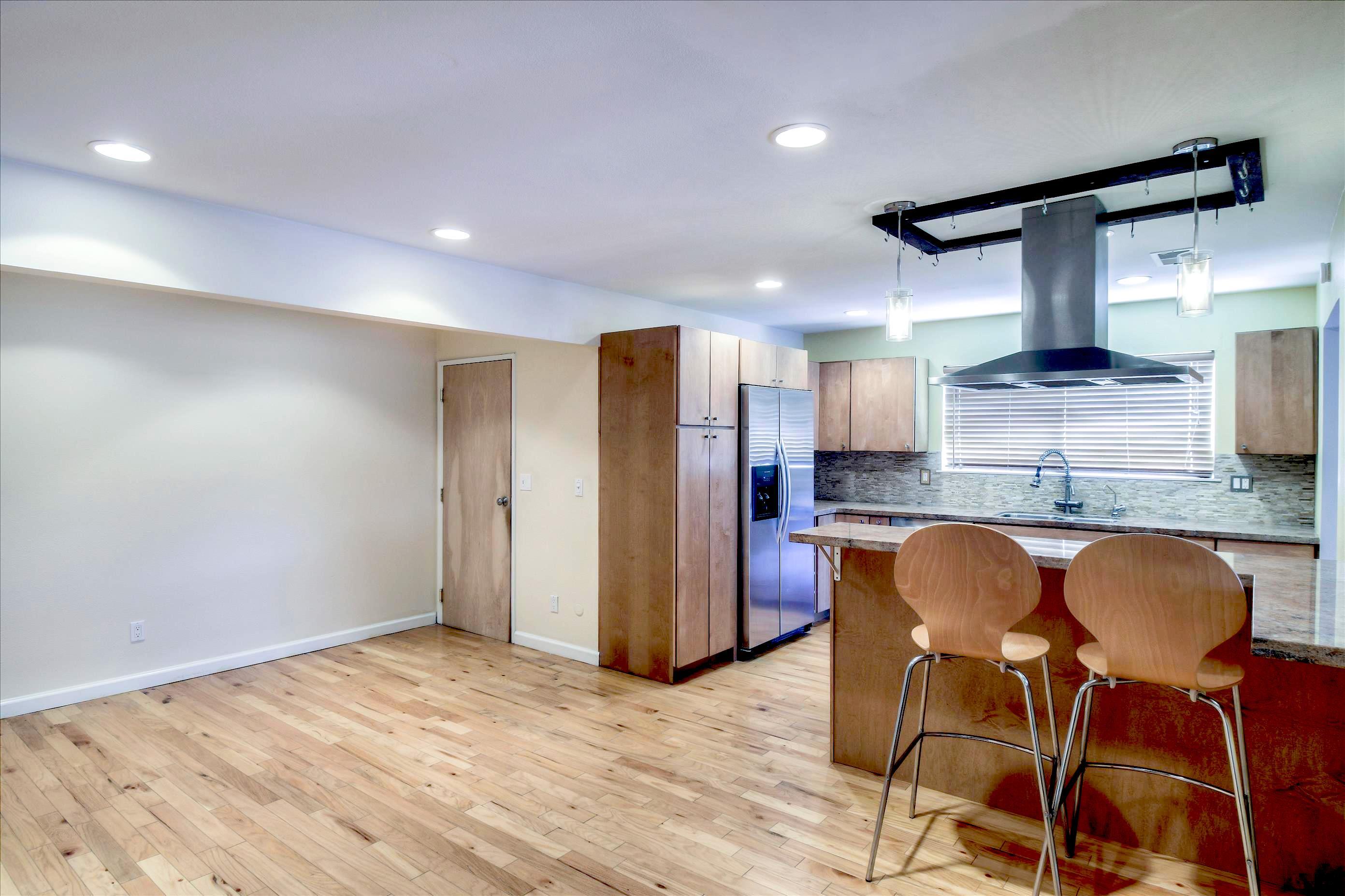 26078 Adamor Road Calabasas, CA 91302 - Photo 17 of 43 Kitchen4