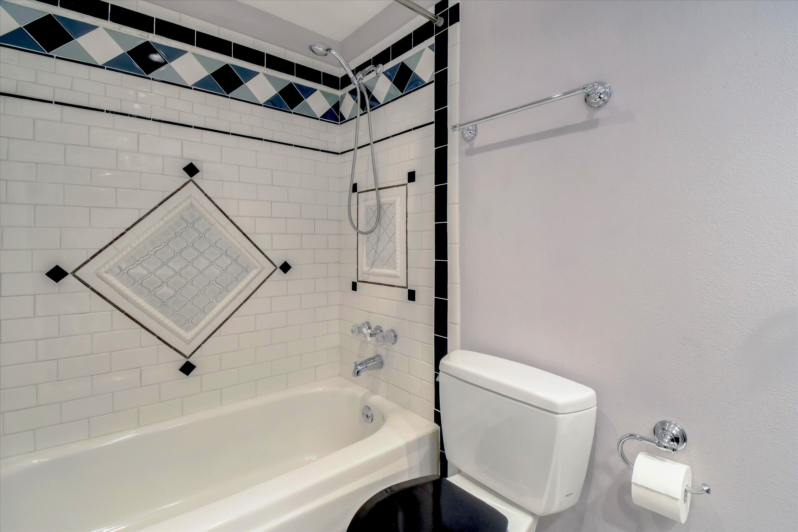 26078 Adamor Road Calabasas, CA 91302 - Photo 27 of 43 Bathroom1a