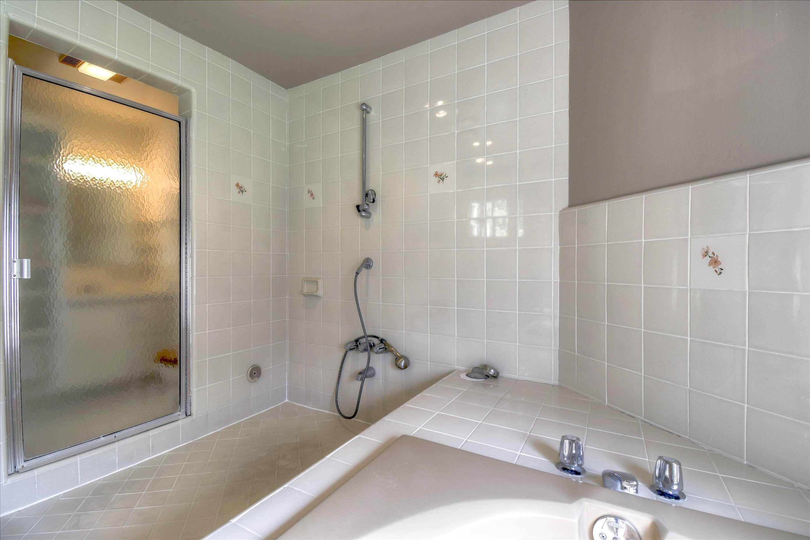 26078 Adamor Road Calabasas, CA 91302 - Photo 30 of 43 Bathroom3a