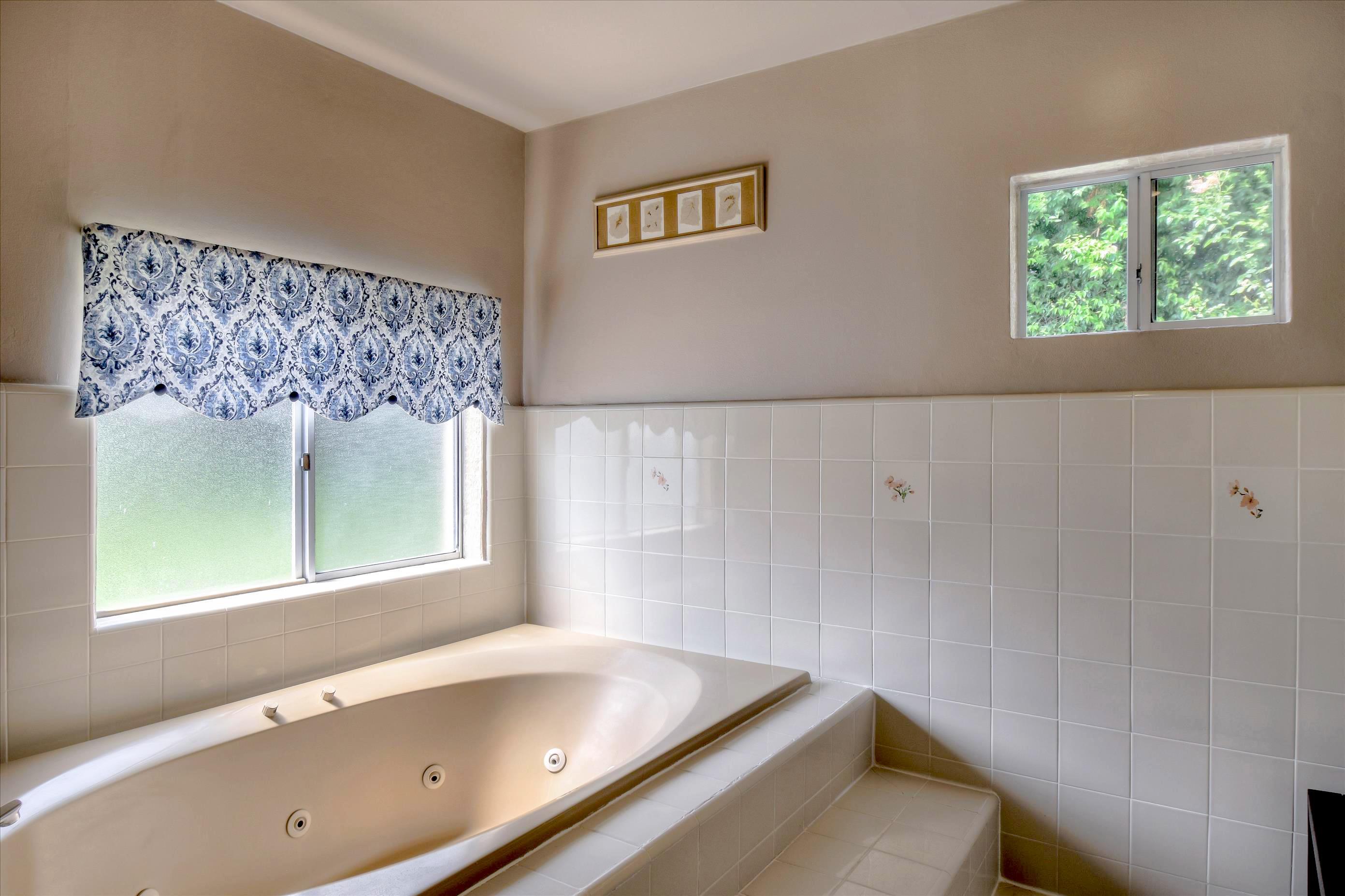 26078 Adamor Road Calabasas, CA 91302 - Photo 32 of 43 Bathroom3c