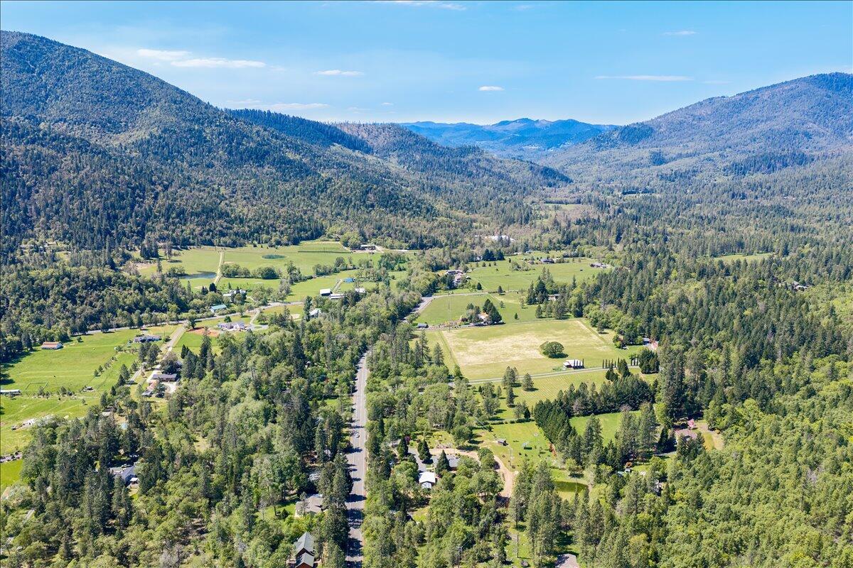 4829 Jumpoff Joe Creek Road Grants Pass, OR 97526 - Photo 31 of 39
