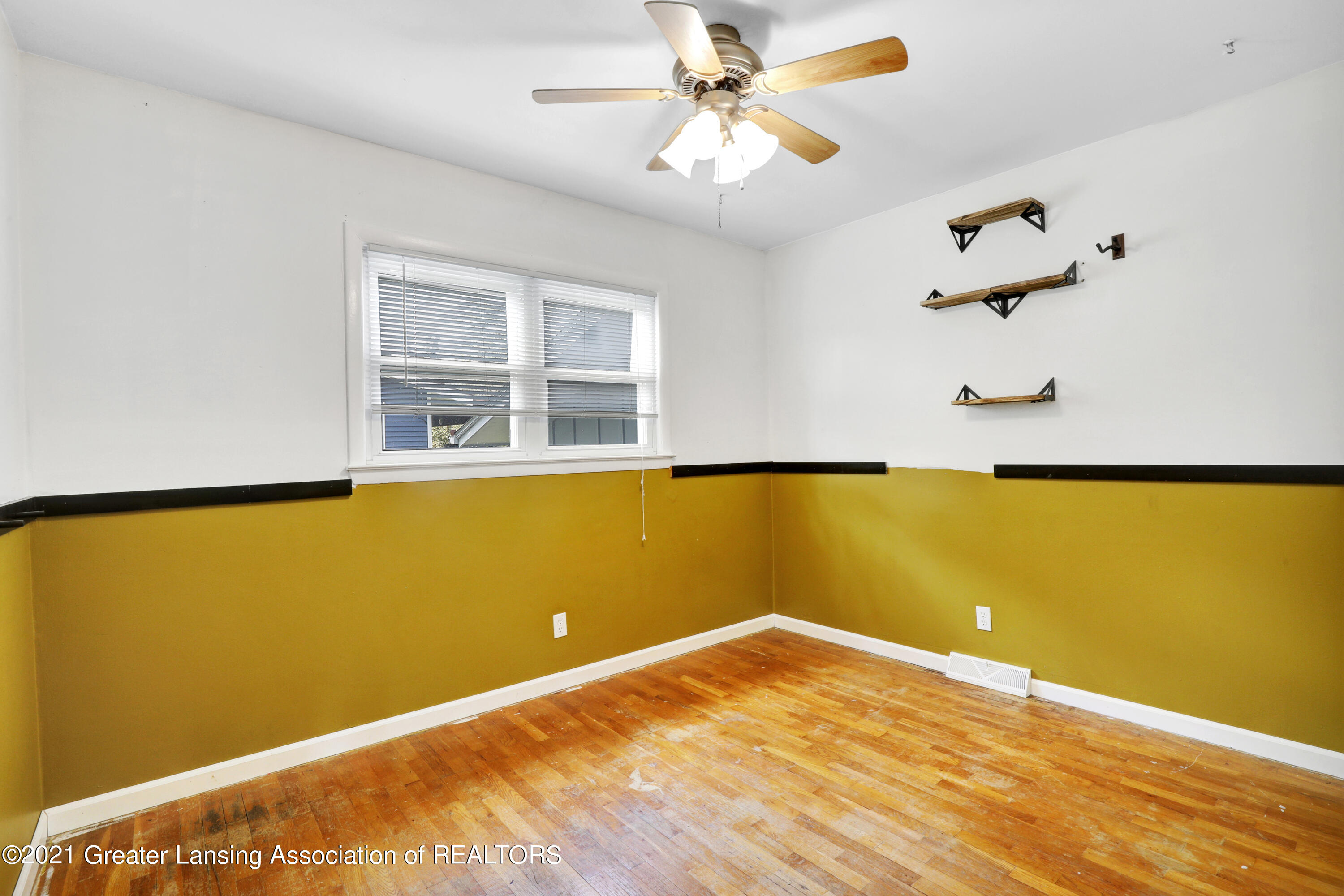 1424 Valley View Road Lansing, MI 48906 - Photo 19 of 34 _I3A7479