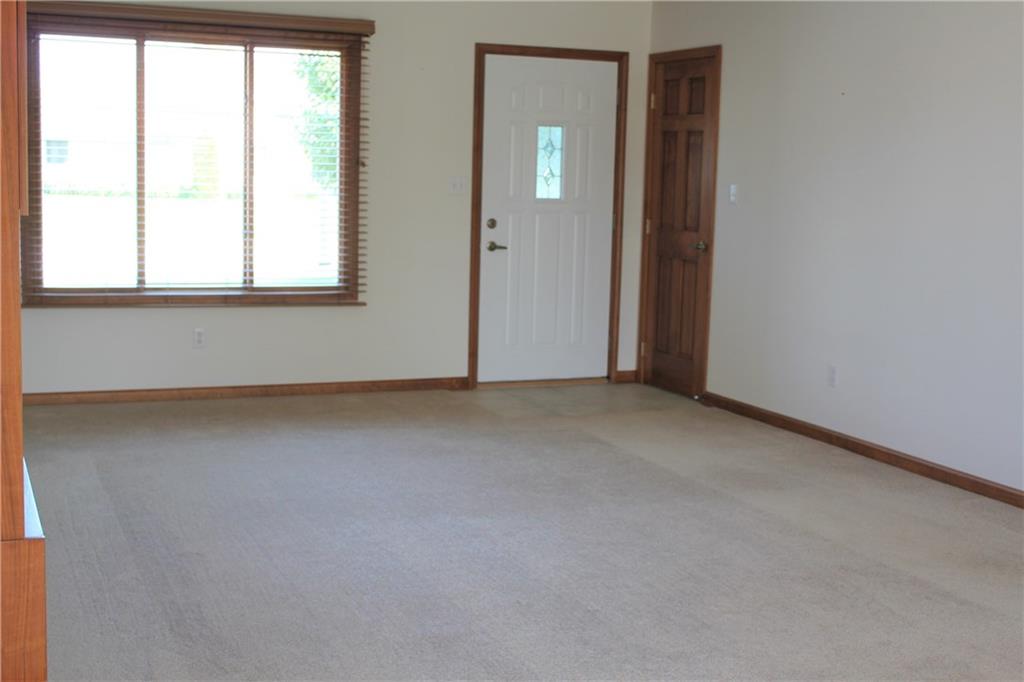 169 Warwick Way Pendleton, IN 46064 - Photo 3 of 28