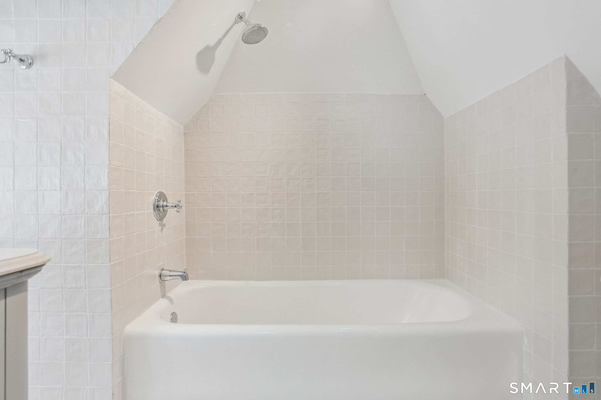 1085 Ridge Road Hamden, CT 06517 - Photo 29 of 41