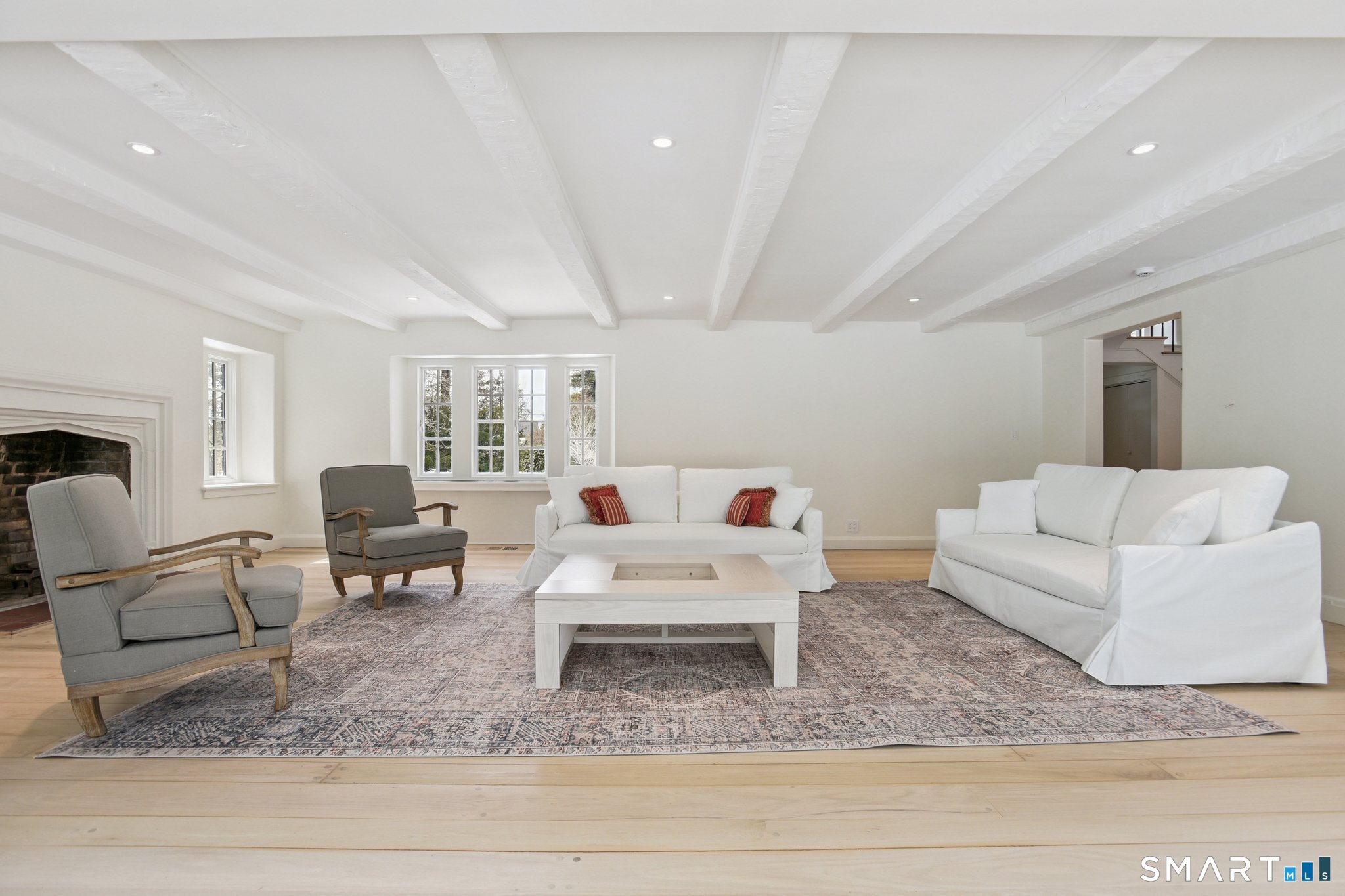 1085 Ridge Road Hamden, CT 06517 - Photo 3 of 41 Perfect for entertaining