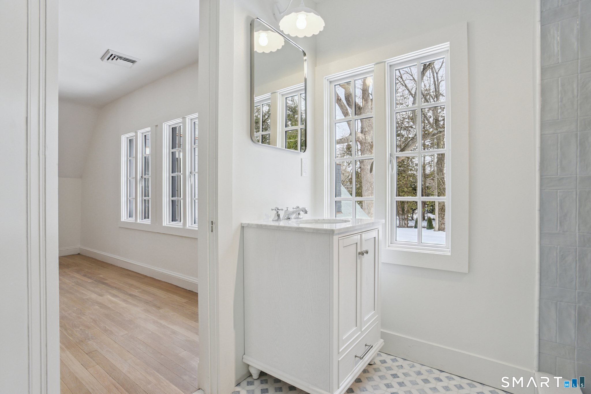 1085 Ridge Road Hamden, CT 06517 - Photo 31 of 41 Jack and Jill bathroom