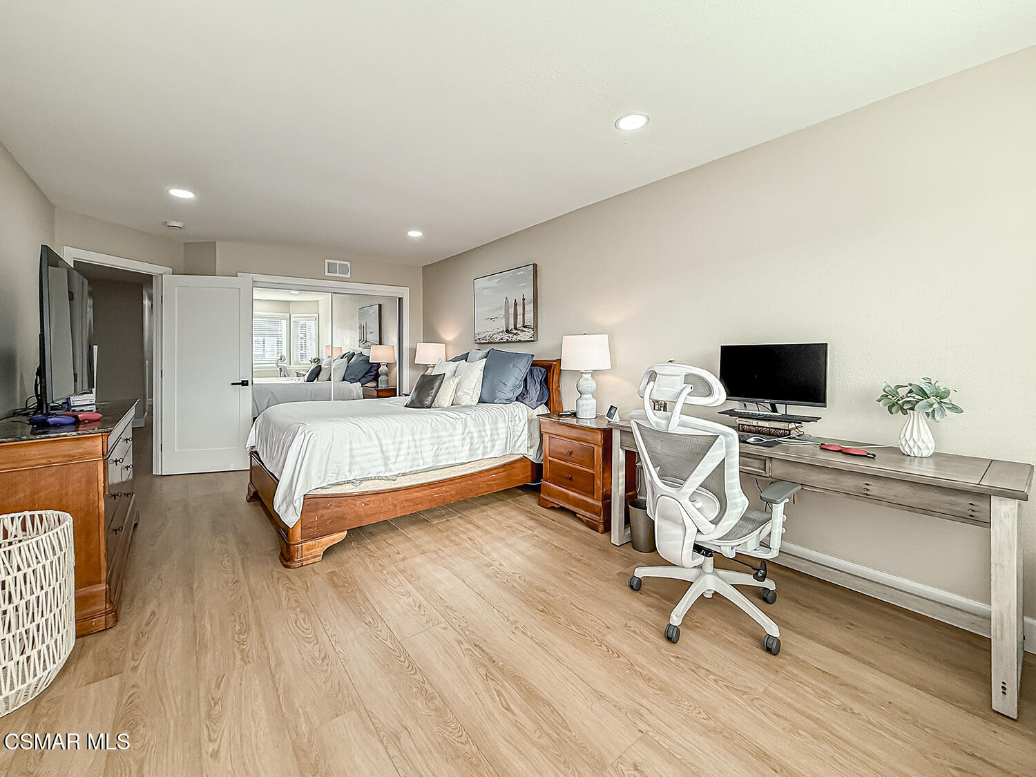 2014 Peninsula Road Oxnard, CA 93035 - Photo 61 of 98 hBedroom2-3