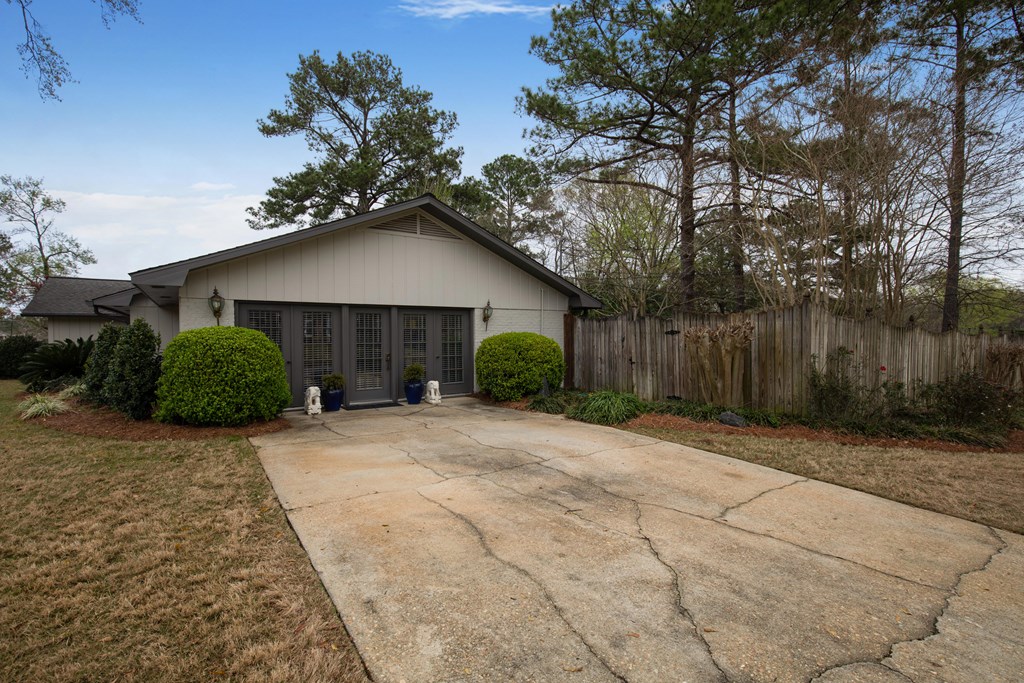 1100 Deerpath Road Dothan, AL 36303 - Photo 35 of 46