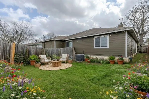 $1,950 | 2630 Gwendolyn Lane, Unit A, Austin, TX 78748