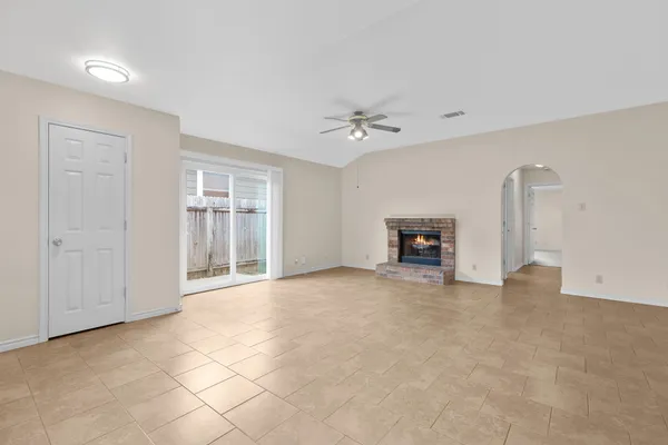 $1,950 | 2630 Gwendolyn Lane, Unit A, Austin, TX 78748