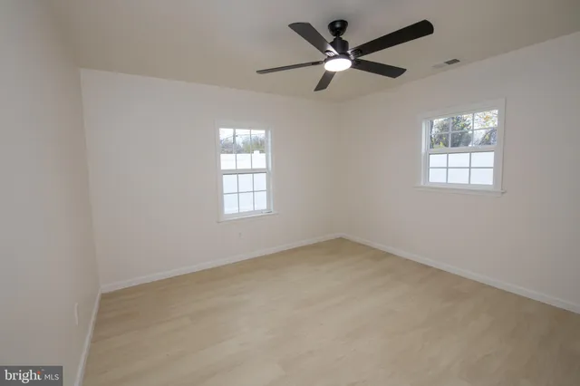 $440,000 | 30 Mistletoe Lane, Levittown, PA 19054