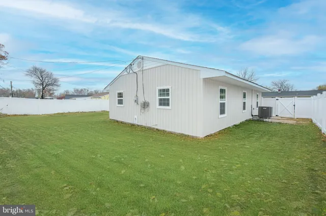 $440,000 | 30 Mistletoe Lane, Levittown, PA 19054