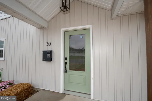 $440,000 | 30 Mistletoe Lane, Levittown, PA 19054