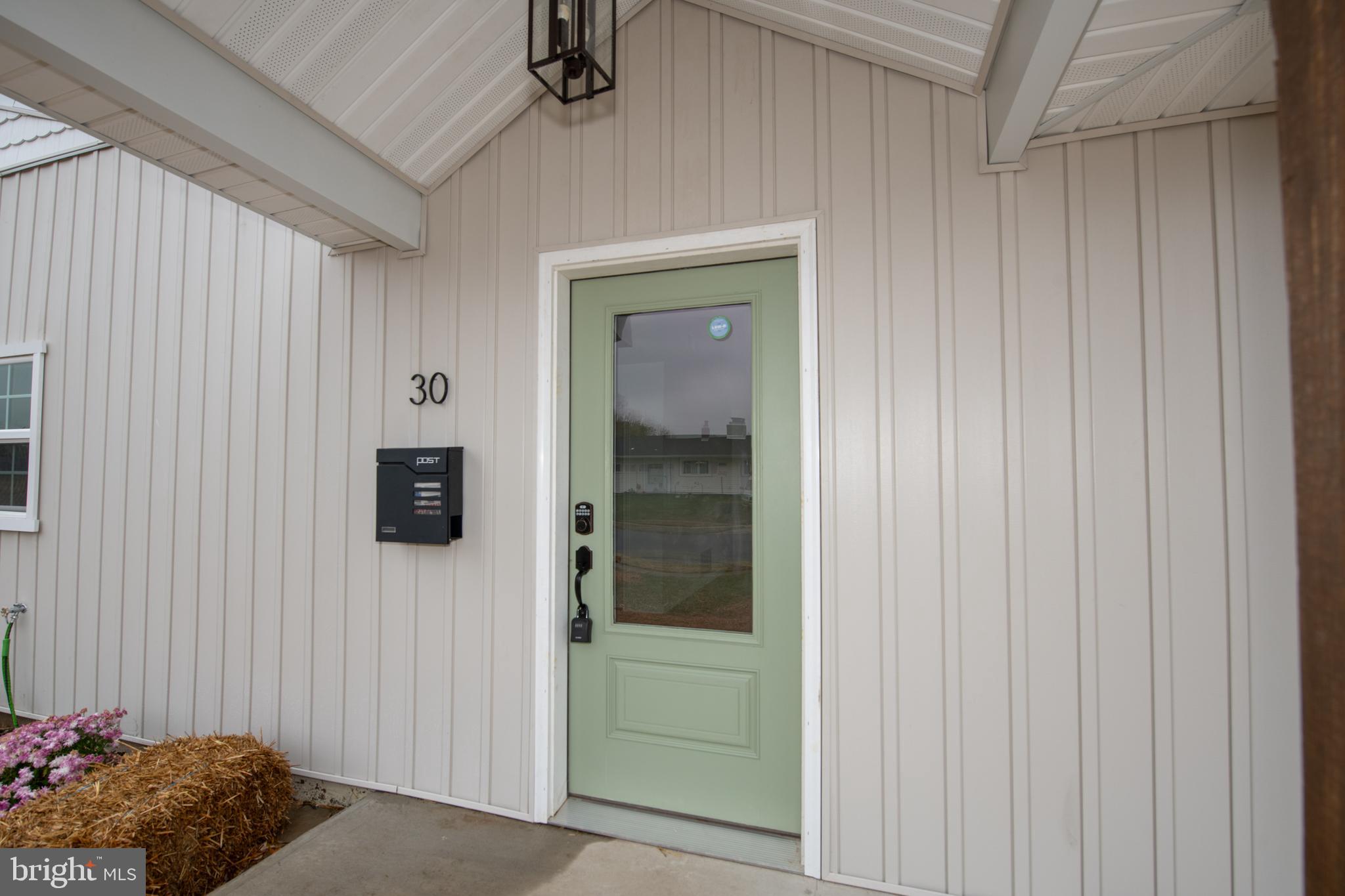 30 Mistletoe Lane Levittown, PA 19054 - Photo 3 of 26