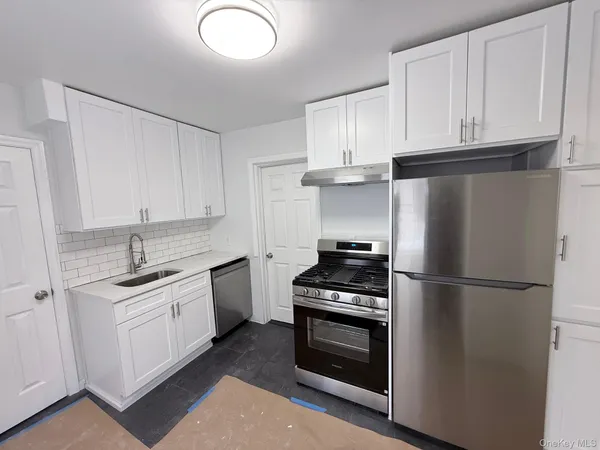 $3,150 | 40 4th Street, Valley Stream, NY 11581