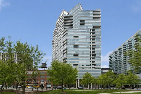 $649,900 | 510 West Erie Street, Unit 1801, Chicago, IL 60654
