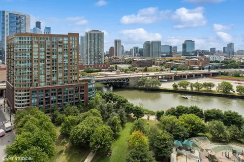 $649,900 | 510 West Erie Street, Unit 1801, Chicago, IL 60654