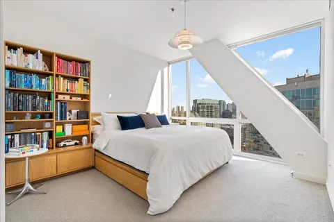 $649,900 | 510 West Erie Street, Unit 1801, Chicago, IL 60654