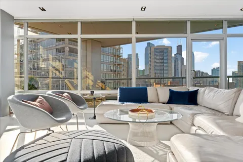 $649,900 | 510 West Erie Street, Unit 1801, Chicago, IL 60654