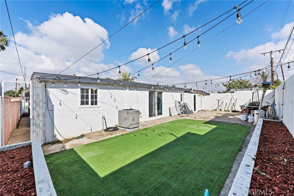 2412 West Raymond Street Compton, CA 90220 - Photo 5 of 37