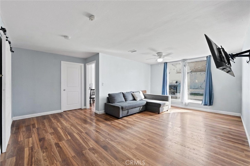 2412 West Raymond Street Compton, CA 90220 - Photo 10 of 37