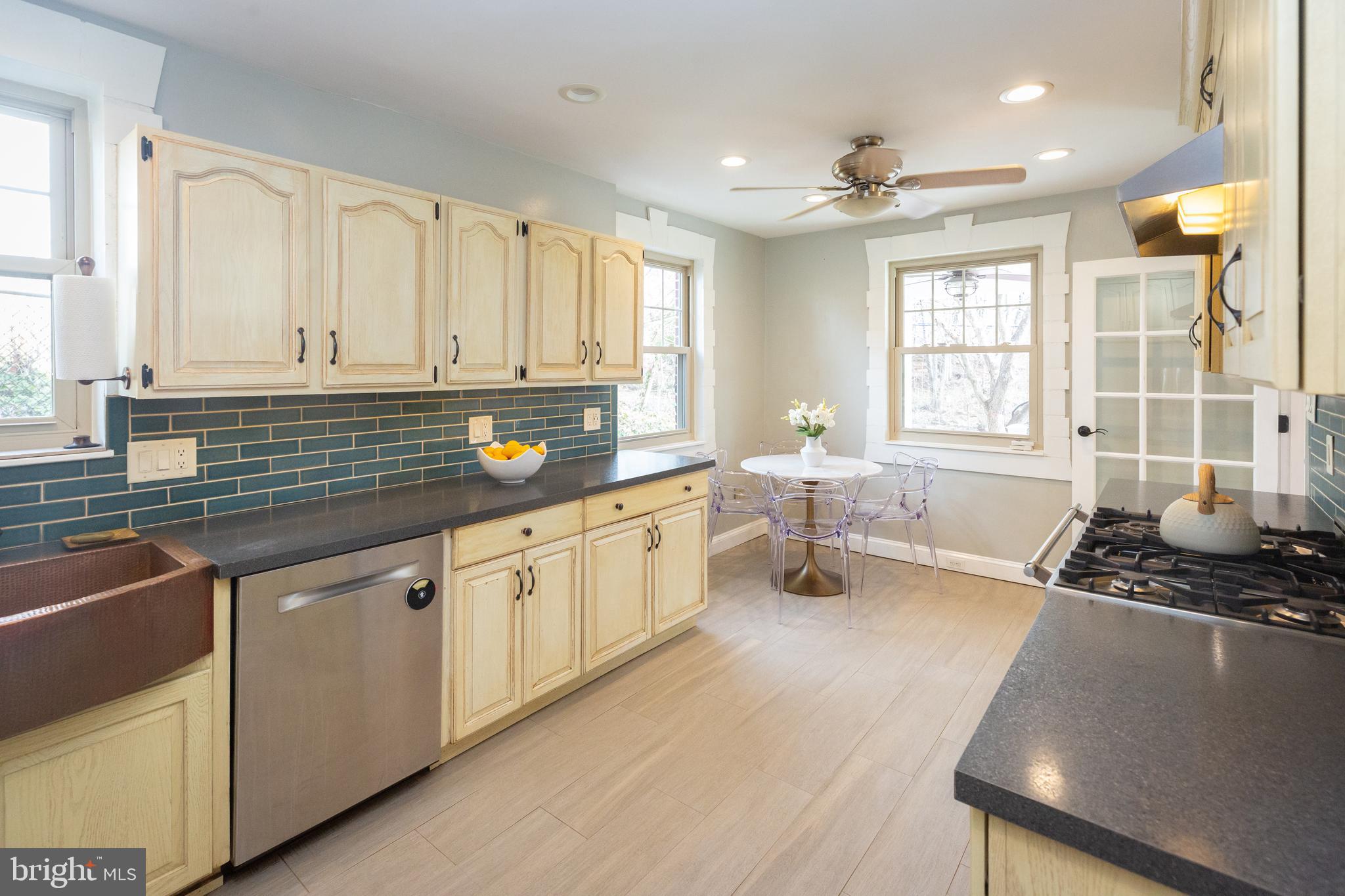 1213 Forest Glen Road Silver Spring, MD 20901 - Photo 22 of 57 Table space kitchen