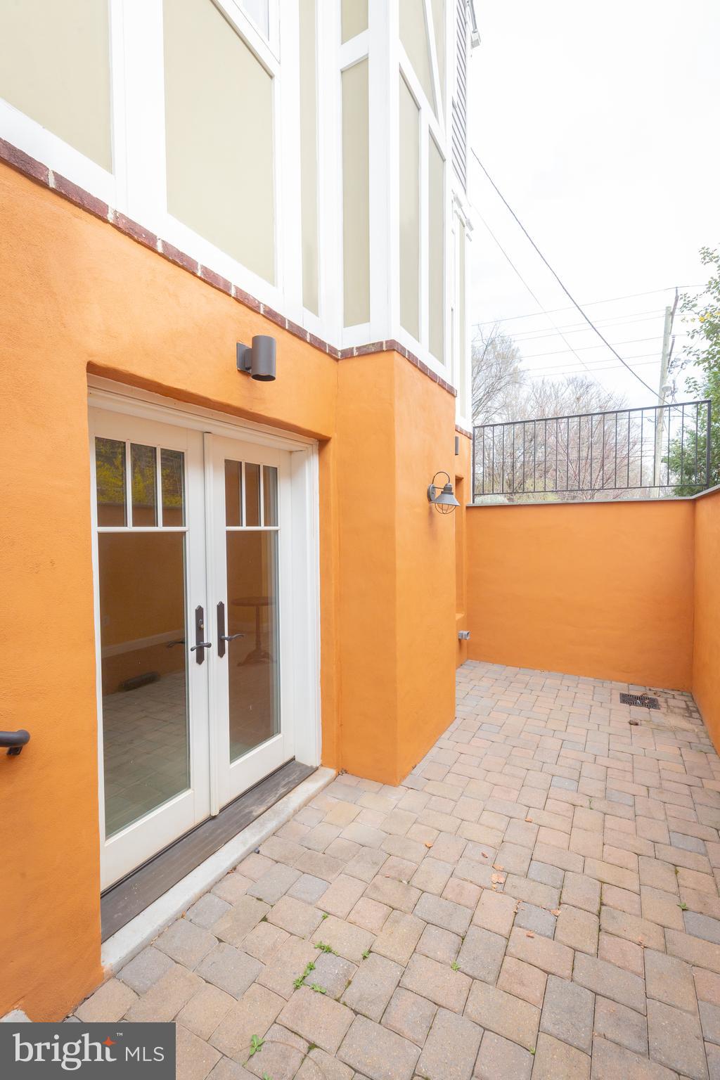 1213 Forest Glen Road Silver Spring, MD 20901 - Photo 50 of 57 a view of a large building