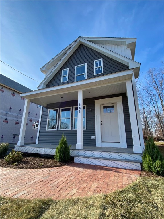 145 Graystone Street Warwick, RI 02886 - Photo 5 of 23 Brick entry way