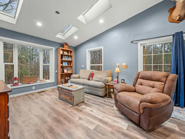 $414,900 | 282 Wyler Lane, Campbellsburg, IN 47108