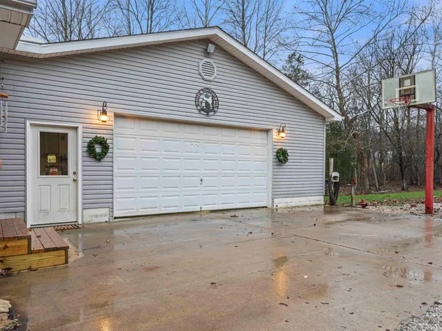 $414,900 | 282 Wyler Lane, Campbellsburg, IN 47108