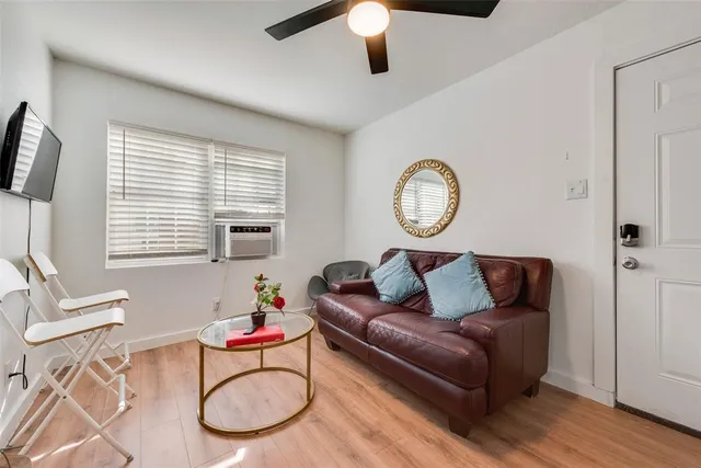 $285,000 | 709 North Pecan Street, Arlington, TX 76011