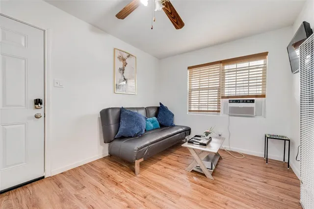 $285,000 | 709 North Pecan Street, Arlington, TX 76011