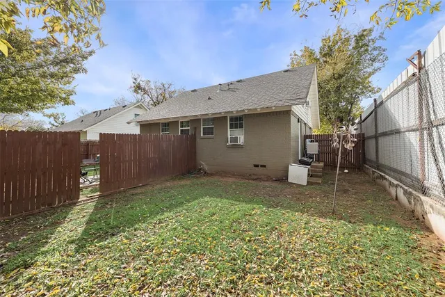 $285,000 | 709 North Pecan Street, Arlington, TX 76011