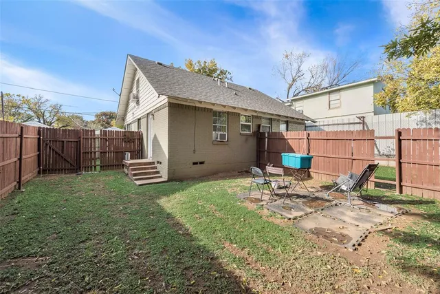 $285,000 | 709 North Pecan Street, Arlington, TX 76011
