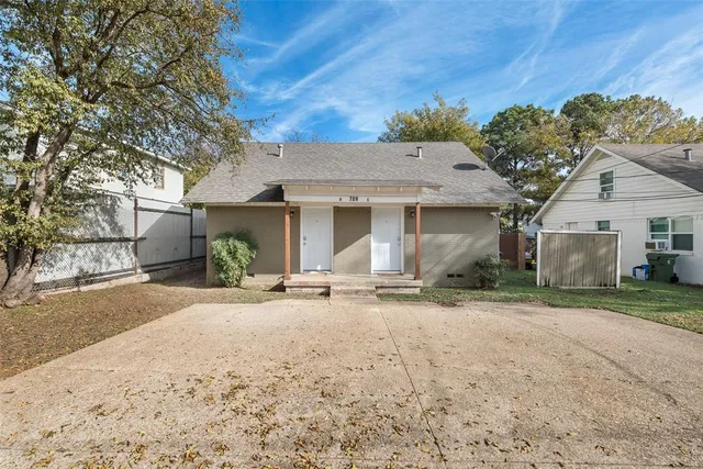 $285,000 | 709 North Pecan Street, Arlington, TX 76011