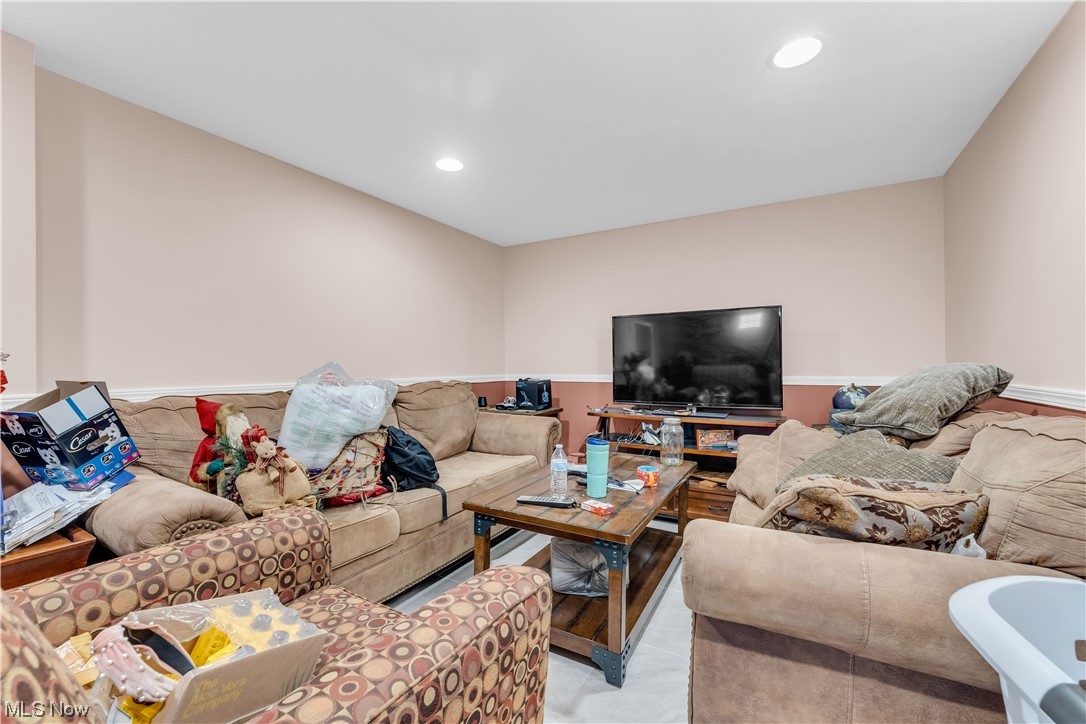 6222 Manchester Road Parma, OH 44129 - Photo 22 of 24
