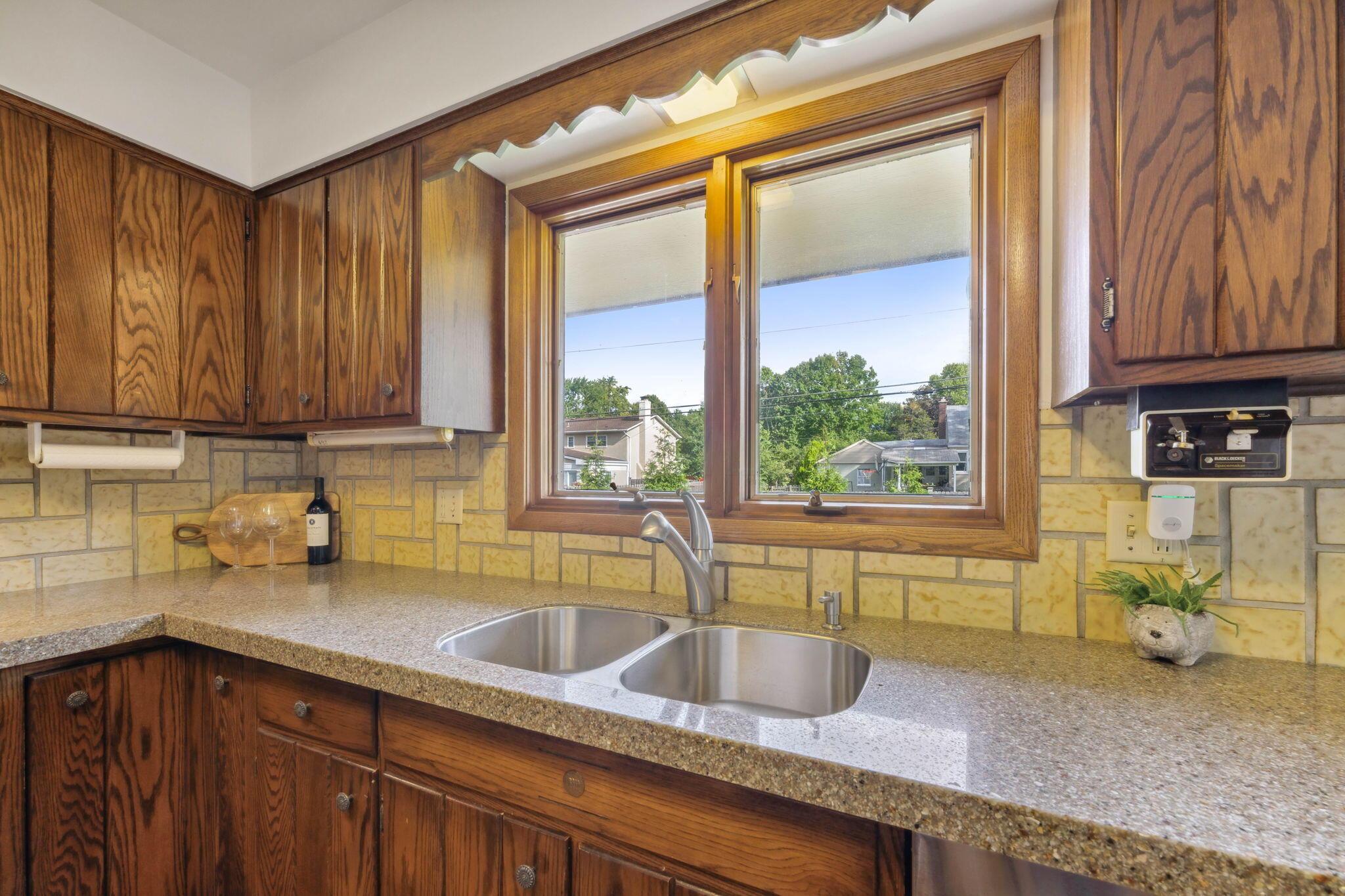 2474 Buckley Road Columbus, OH 43220 - Photo 25 of 73 Kitchen