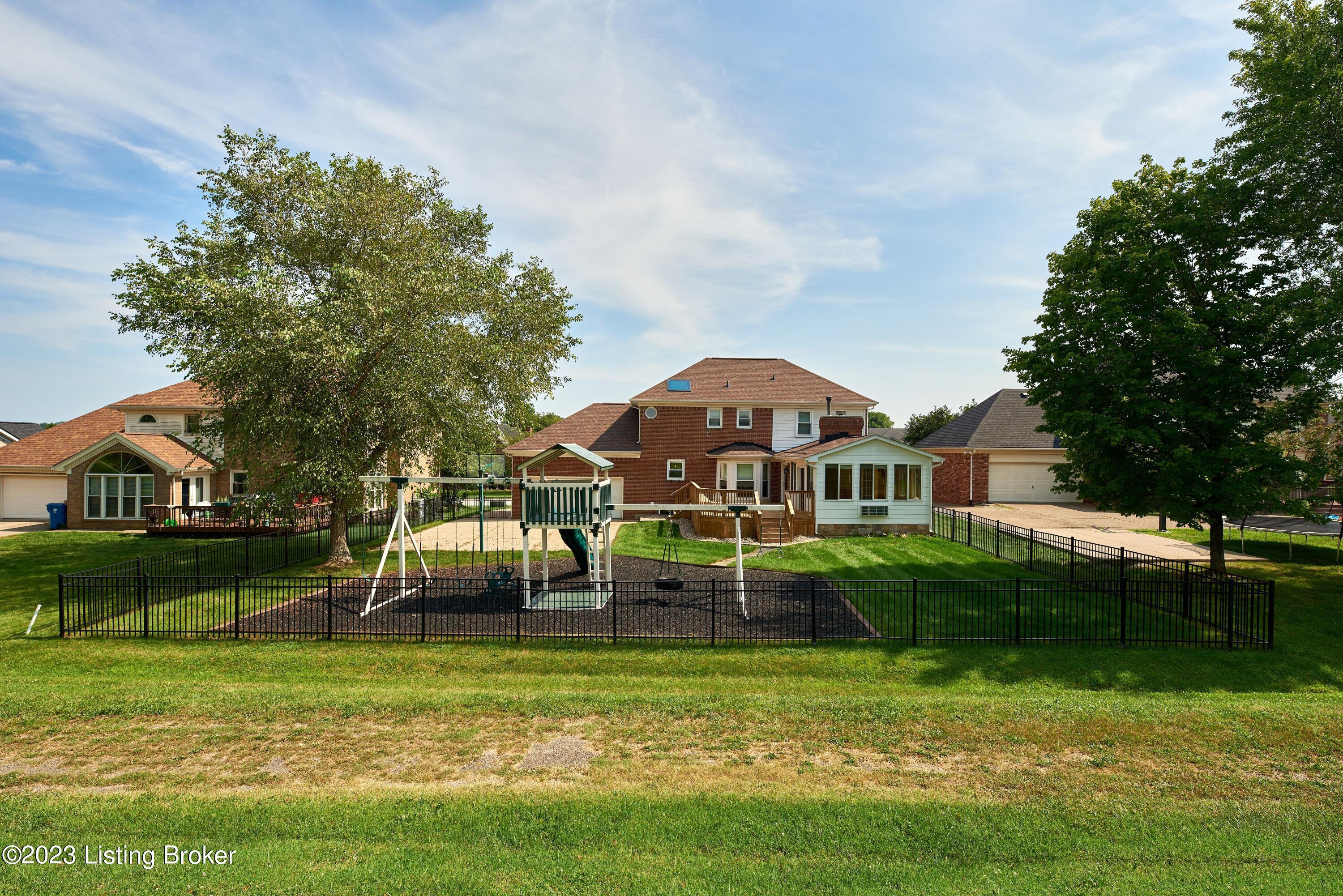 10407 Long Home Road Louisville, KY 40291 - Photo 8 of 29 Back view
