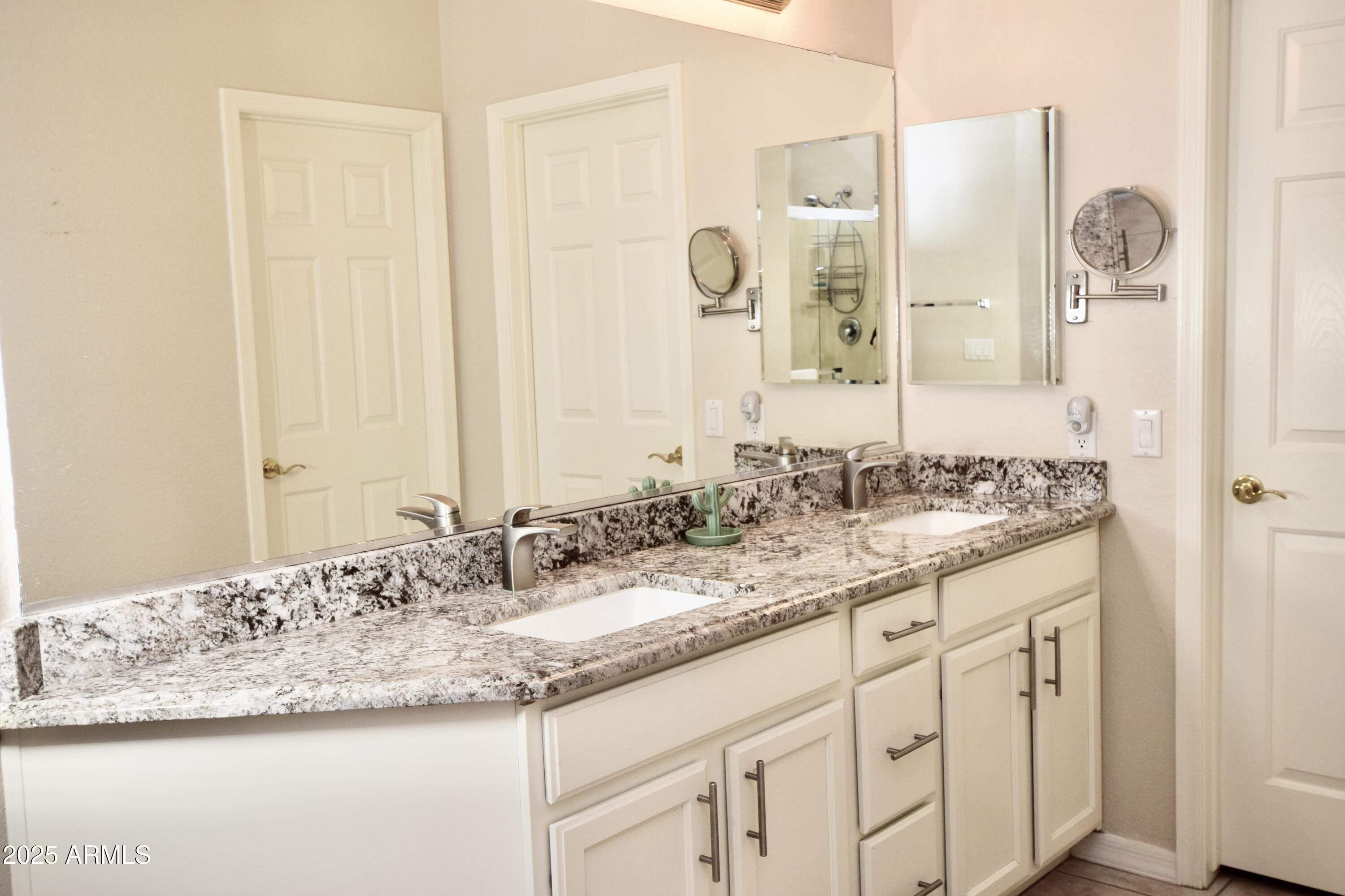 4335 East Walnut Road Gilbert, AZ 85298 - Photo 28 of 68 DSC_0155