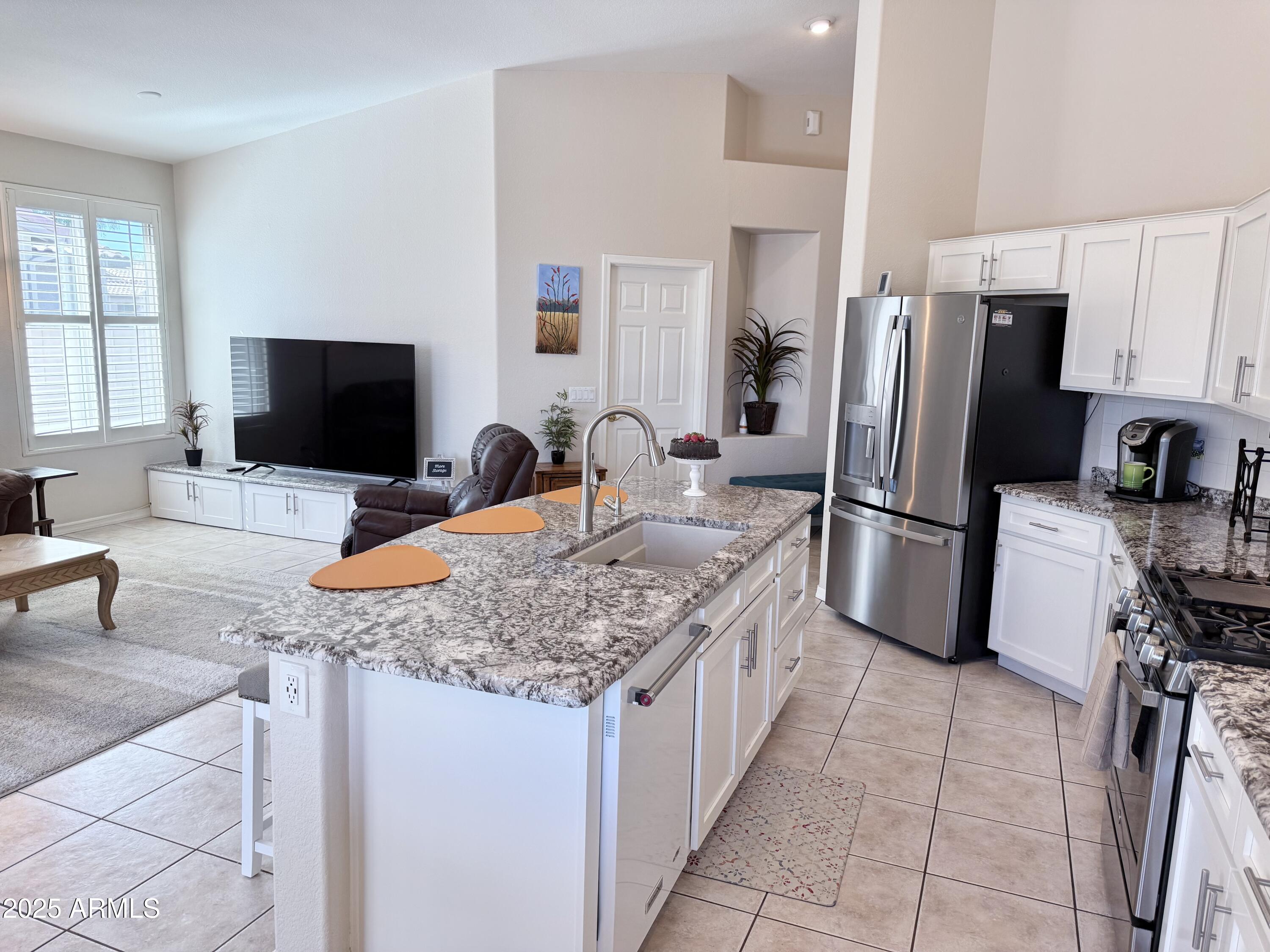 4335 East Walnut Road Gilbert, AZ 85298 - Photo 4 of 68 IMG_5158