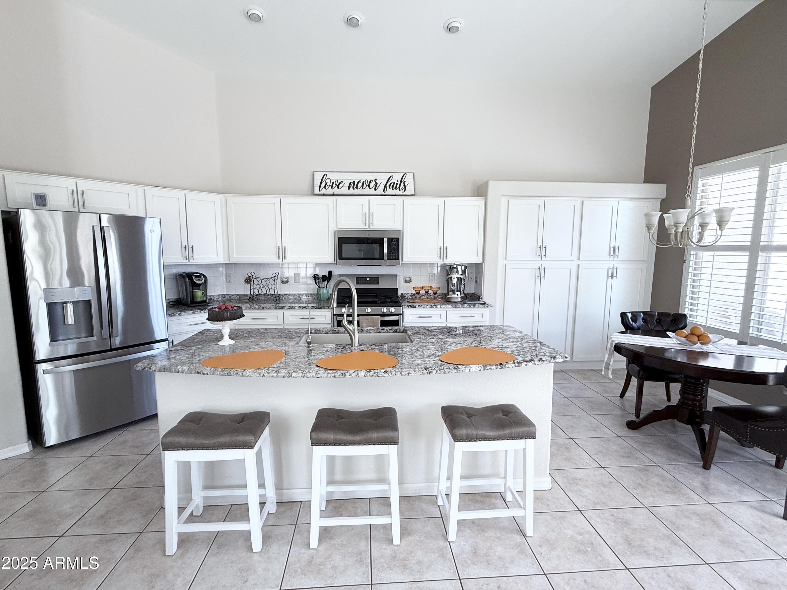 4335 East Walnut Road Gilbert, AZ 85298 - Photo 5 of 68 IMG_5174